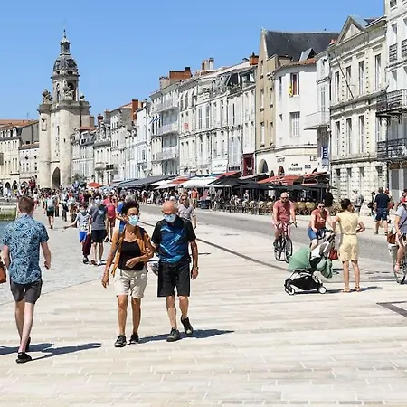 Proche Marche Au Coeur Du Centre + Wifi Appartement